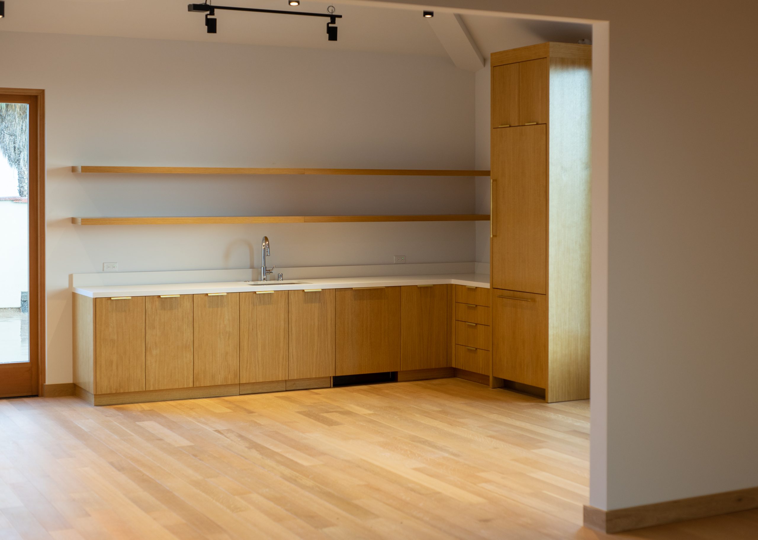 casework faucet shelfs