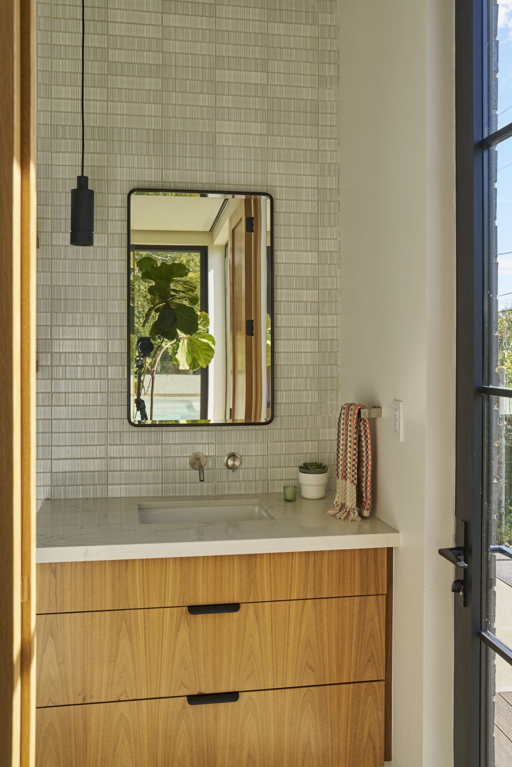 resized poolroom bath